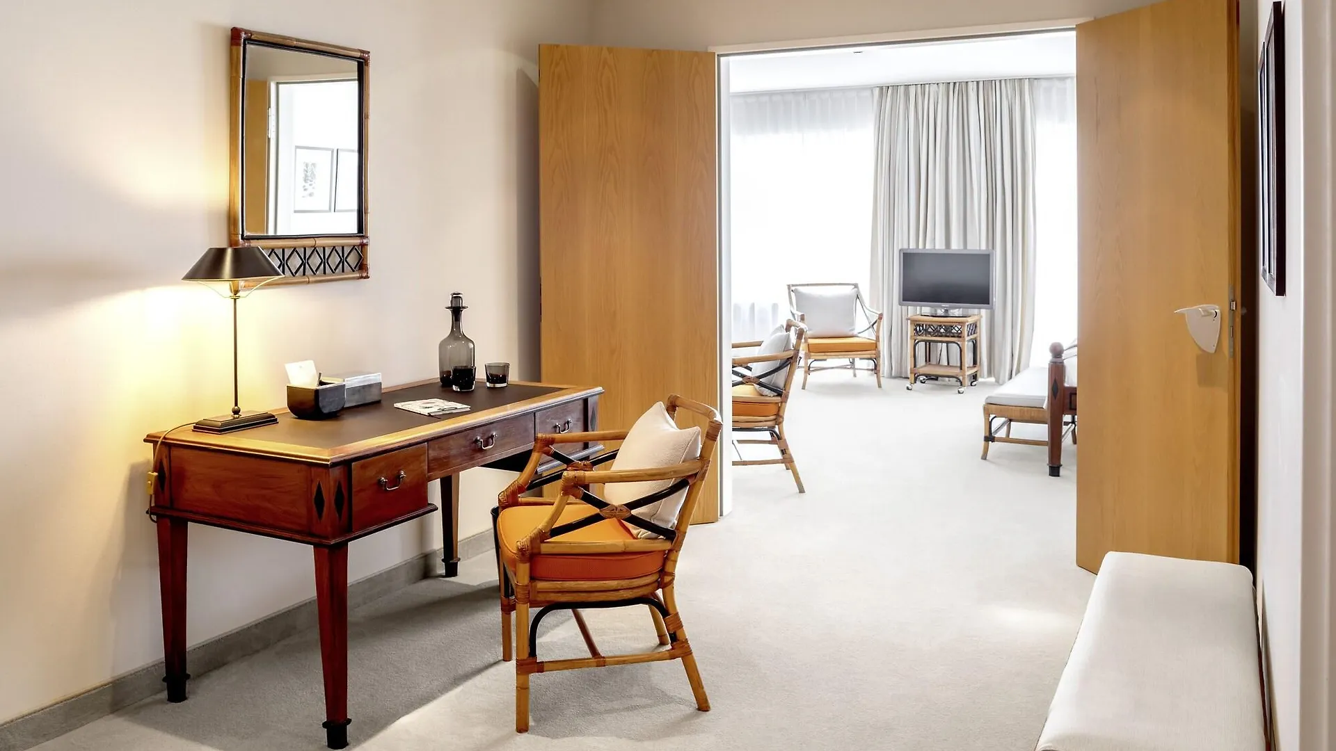 The Mandala Suites Berlin Hotel